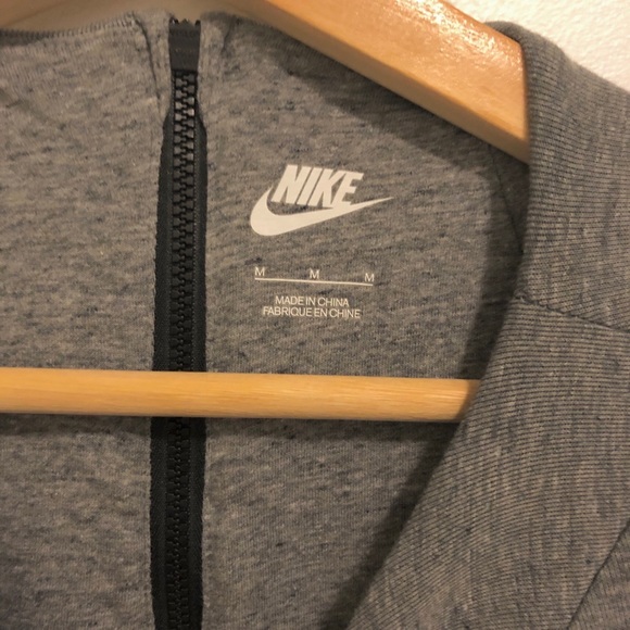 Nike short sleeve sweatshirt - Picture 4 of 7